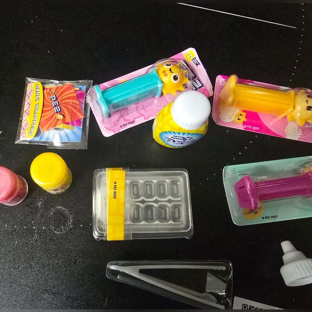 MGA Miniverse Make It Mini Treats Pez